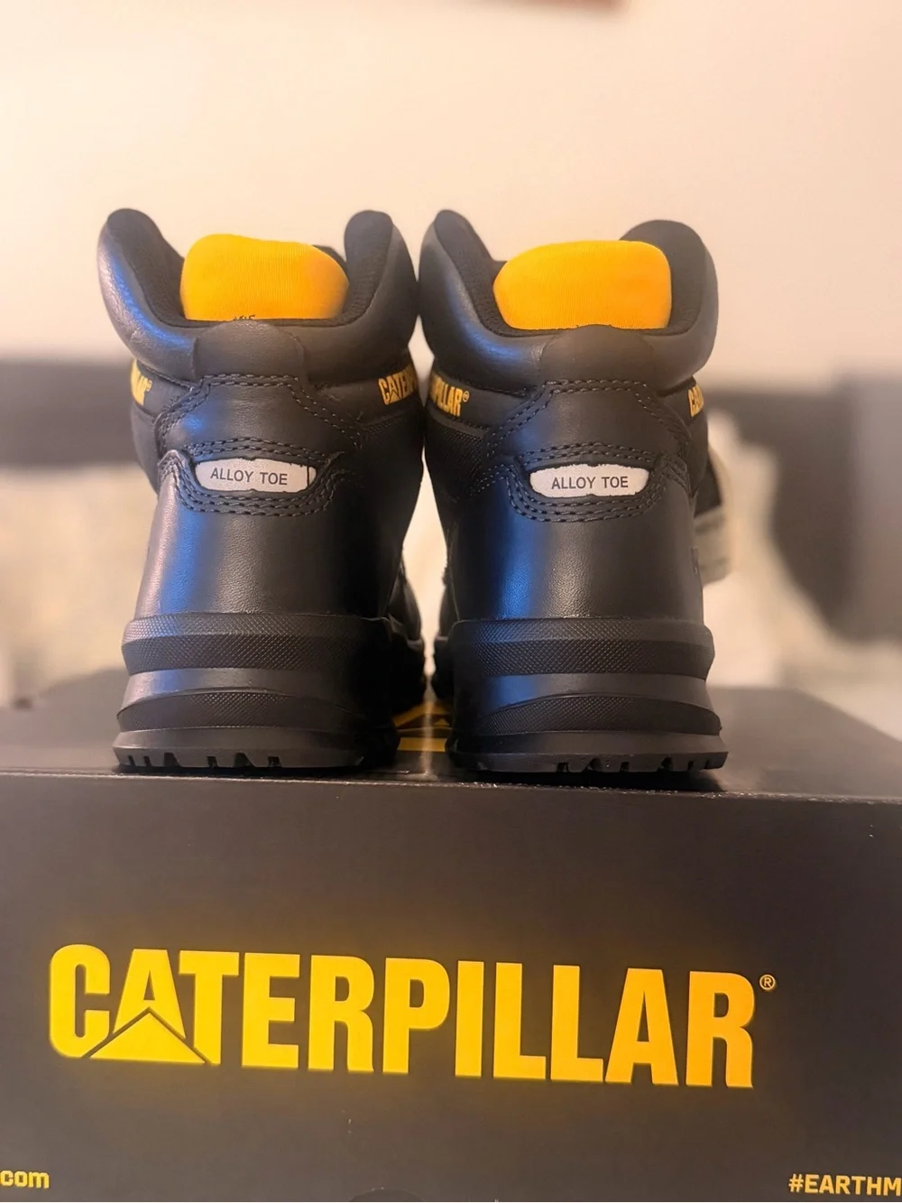Size 8 Men Caterpillar Men's Black Steel-Toe. Work Boot